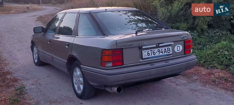 Лифтбек Ford Scorpio 1986 в Каменском