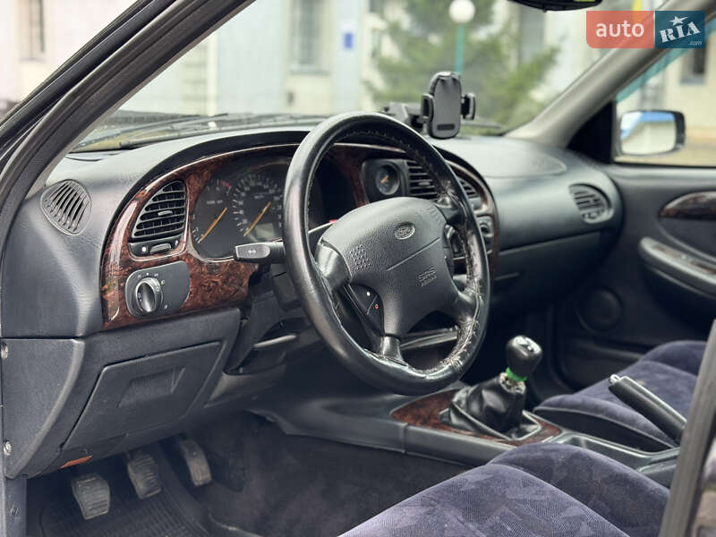 Седан Ford Scorpio 1996 в Радивиліві