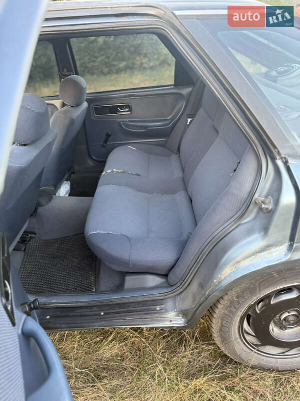 Седан Ford Scorpio 1988 в Сарнах