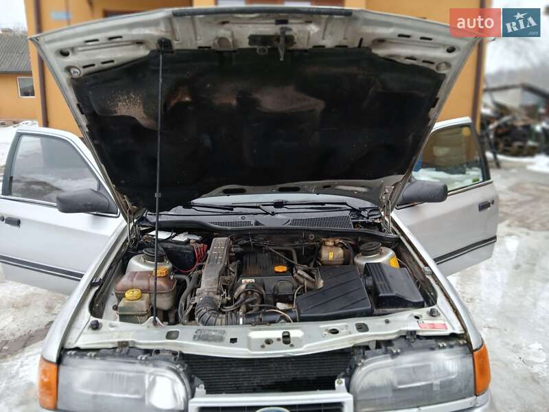 Лифтбек Ford Scorpio 1986 в Трускавце