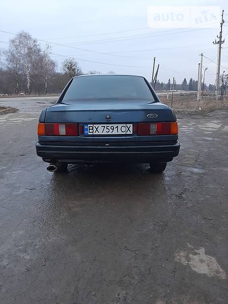 Седан Ford Sierra 1988 в Ярмолинцях