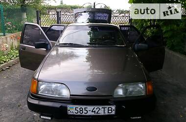 Хэтчбек Ford Sierra 1988 в Бродах