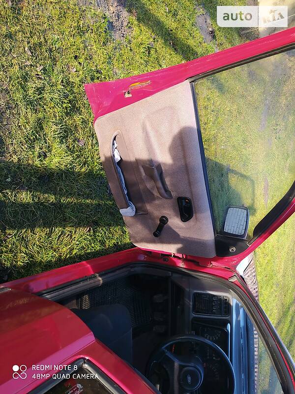 Седан Ford Sierra 1987 в Буске