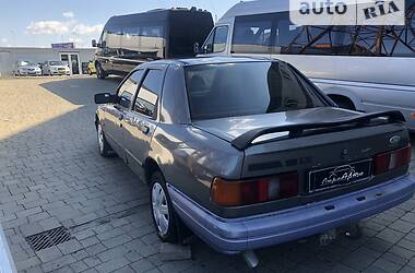 Седан Ford Sierra 1989 в Мукачевому