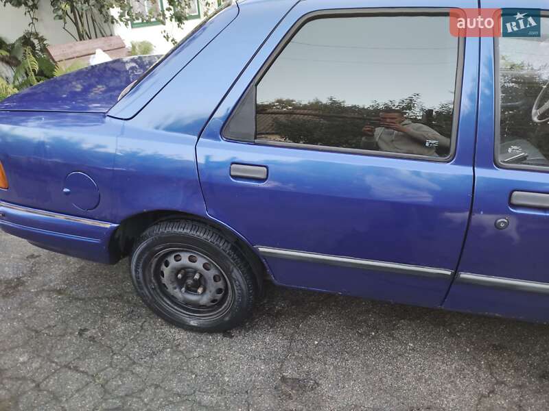 Седан Ford Sierra 1987 в Киеве