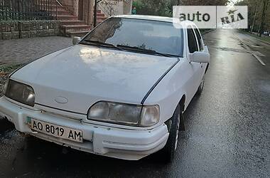 Седан Ford Sierra 1987 в Монастыриске