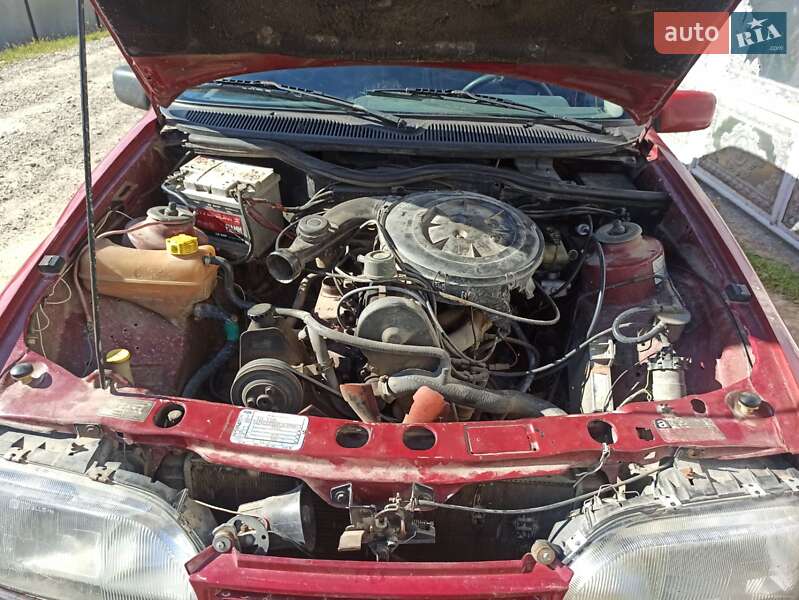 Седан Ford Sierra 1988 в Хотине