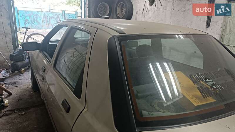 Седан Ford Sierra 1989 в Межевой