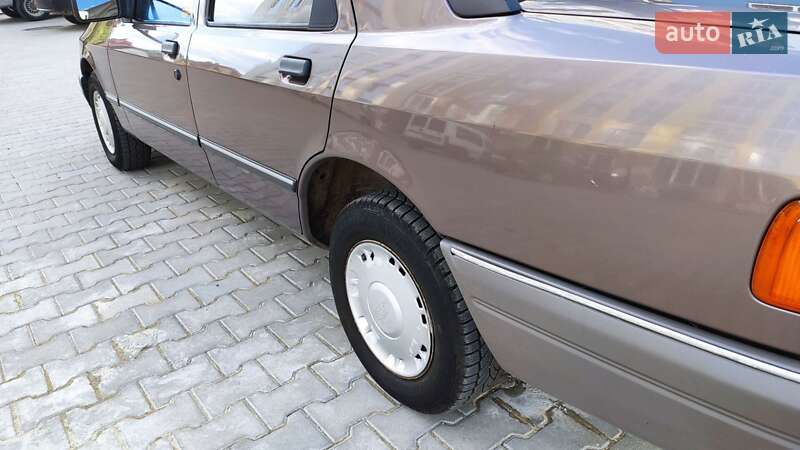 Седан Ford Sierra 1987 в Черновцах