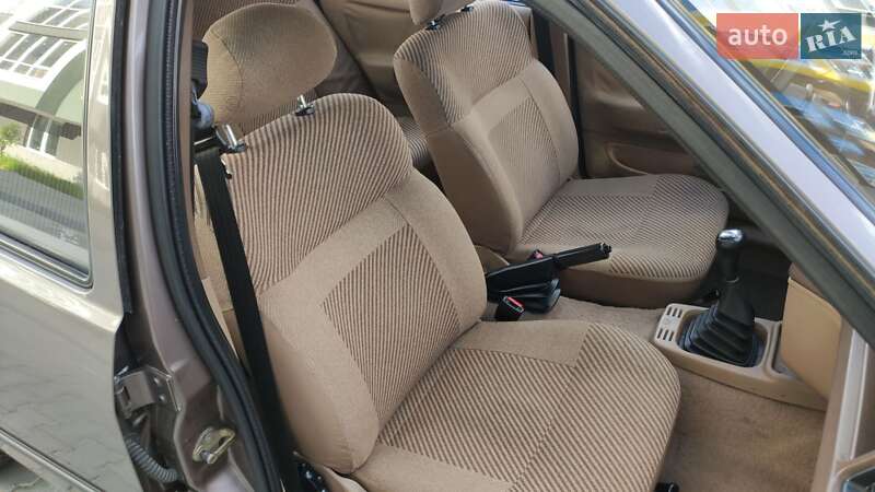 Седан Ford Sierra 1987 в Черновцах
