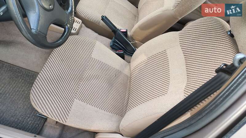 Седан Ford Sierra 1987 в Черновцах