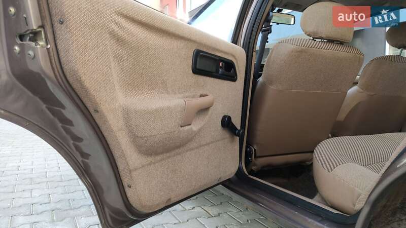 Седан Ford Sierra 1987 в Черновцах