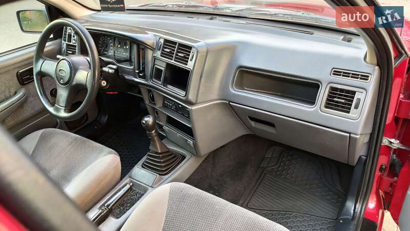 Седан Ford Sierra 1991 в Чернівцях