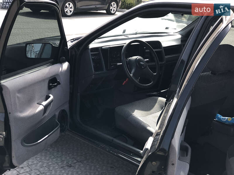 Седан Ford Sierra 1988 в Полтаве