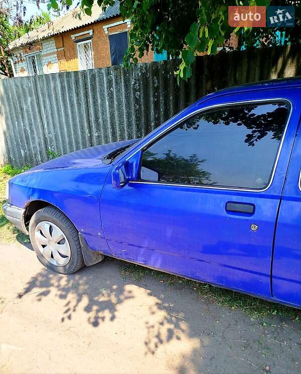 Лифтбек Ford Sierra 1986 в Дергачах
