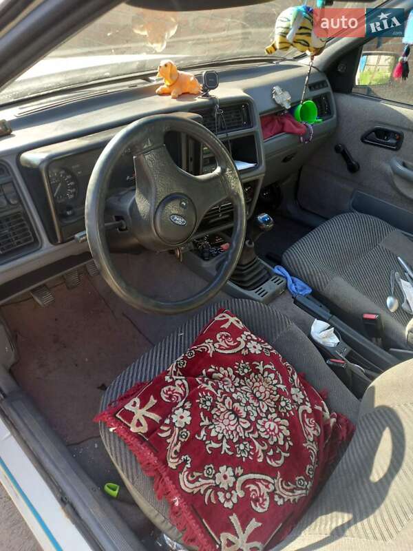Седан Ford Sierra 1988 в Ахтырке