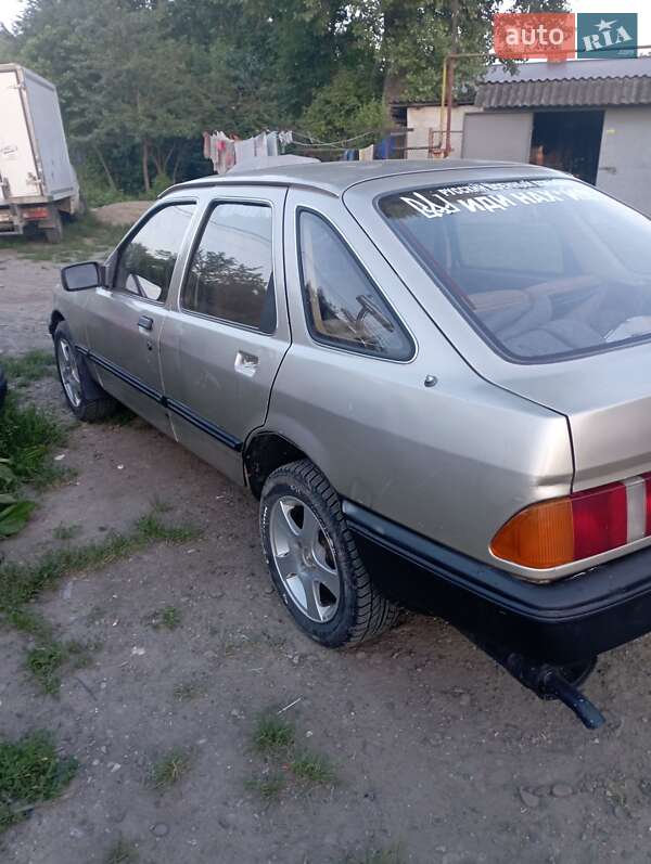 Лифтбек Ford Sierra 1983 в Черновцах