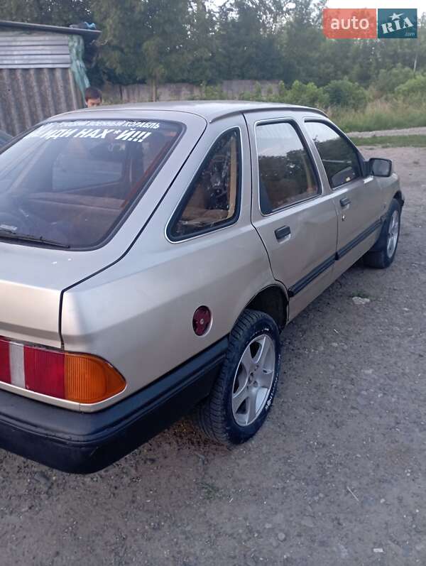 Лифтбек Ford Sierra 1983 в Черновцах