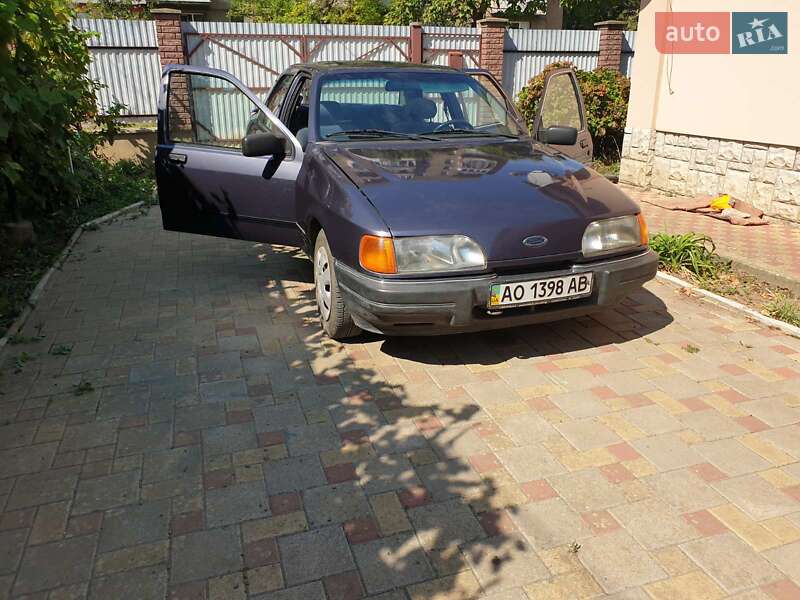 Седан Ford Sierra 1987 в Ужгороді