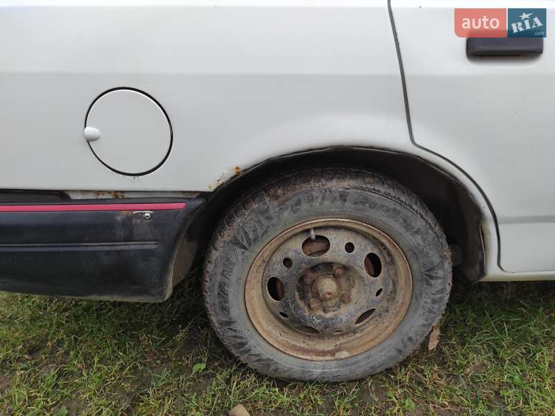 Седан Ford Sierra 1988 в Черновцах