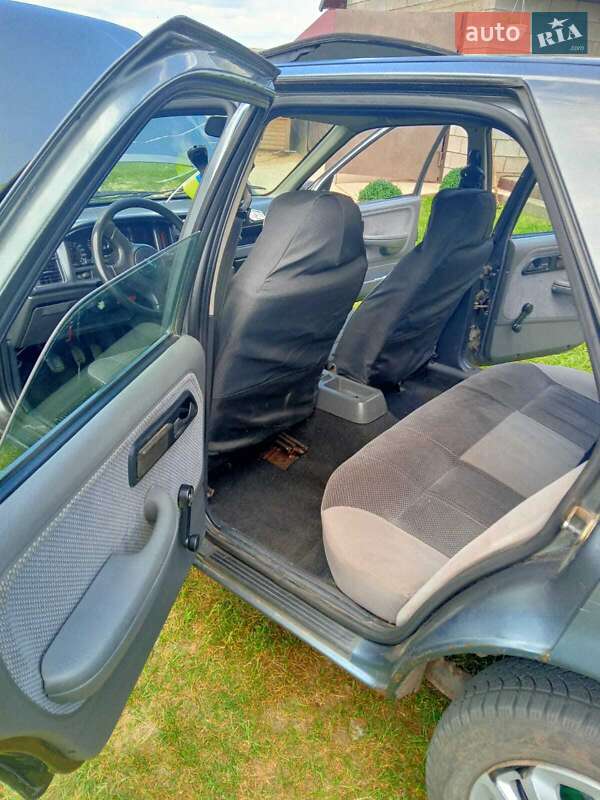 Седан Ford Sierra 1991 в Березному