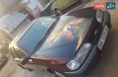 Седан Ford Sierra 1990 в Дубні