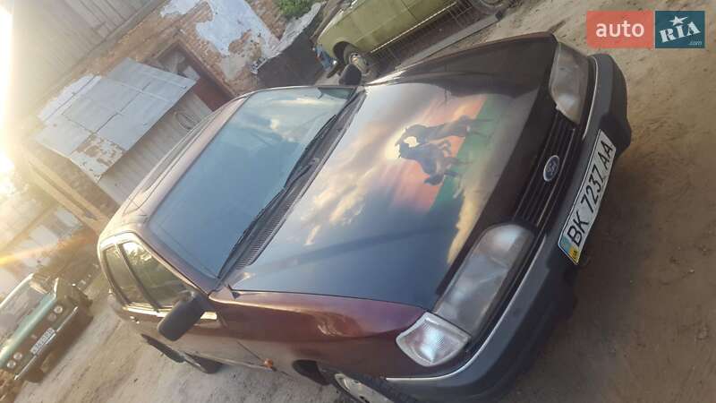 Седан Ford Sierra 1990 в Дубно
