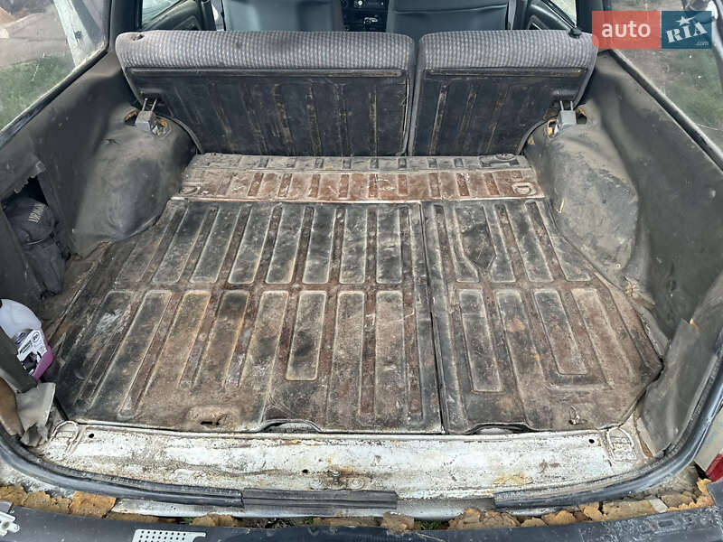 Универсал Ford Sierra 1984 в Благовещенском фото 12 Универсал Ford Sierra 1984 в Благовещенском