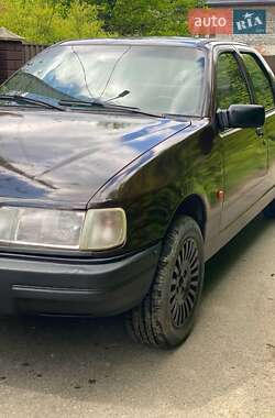 Седан Ford Sierra 1989 в Долині