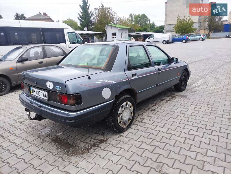 Седан Ford Sierra 1993 в Староконстантинове