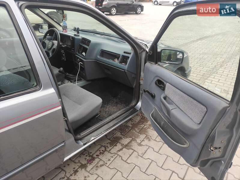 Седан Ford Sierra 1993 в Староконстантинове