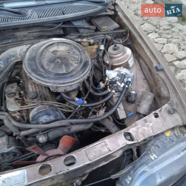 Седан Ford Sierra 1988 в Путивле