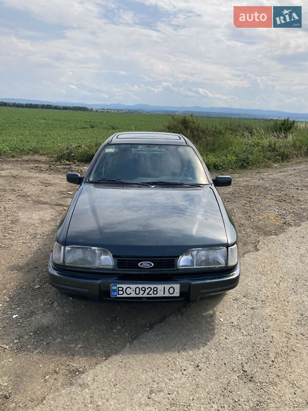 Седан Ford Sierra 1992 в Самборе