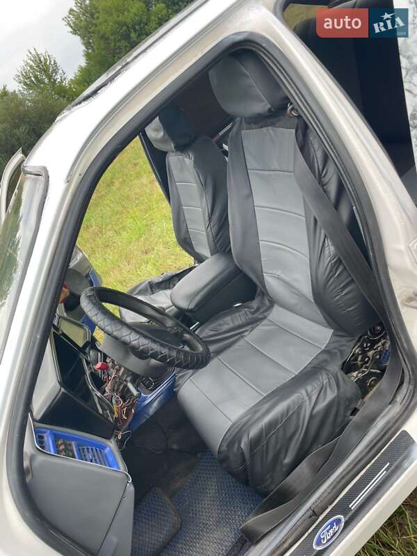 Лифтбек Ford Sierra 1985 в Радомышле