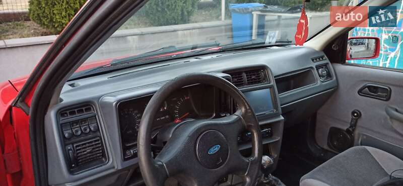 Седан Ford Sierra 1991 в Вараше
