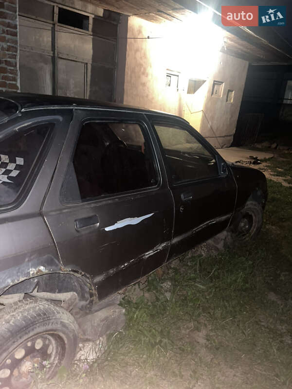 Лифтбек Ford Sierra 1986 в Белках