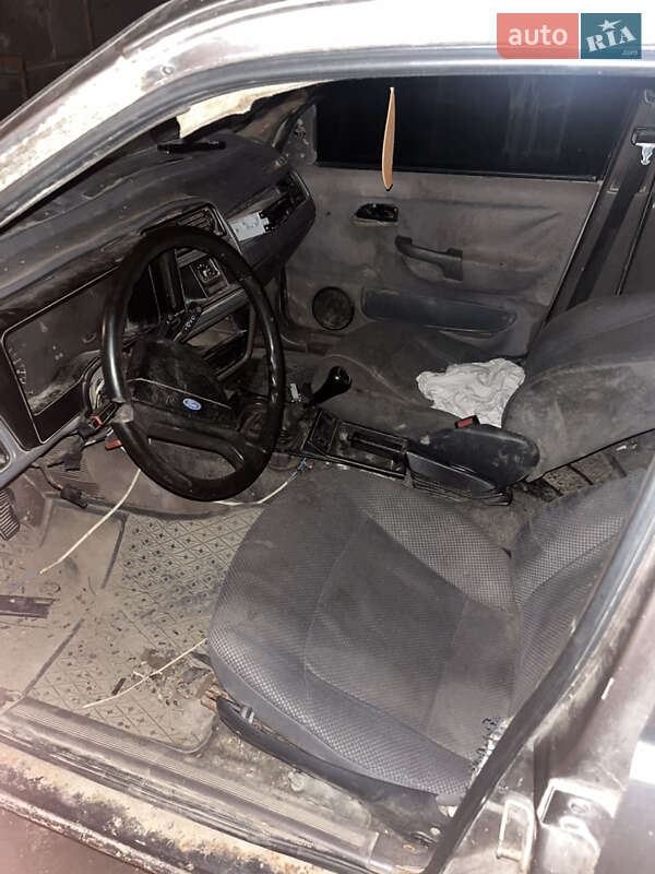 Лифтбек Ford Sierra 1986 в Белках