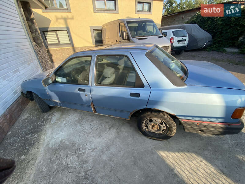 Седан Ford Sierra 1988 в Львове