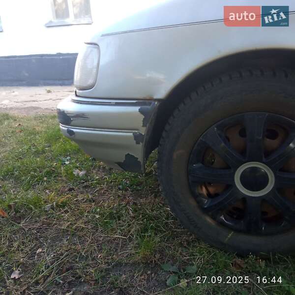 Седан Ford Sierra 1992 в Яготине