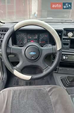 Седан Ford Sierra 1990 в  фото 6 Седан Ford Sierra 1990 в