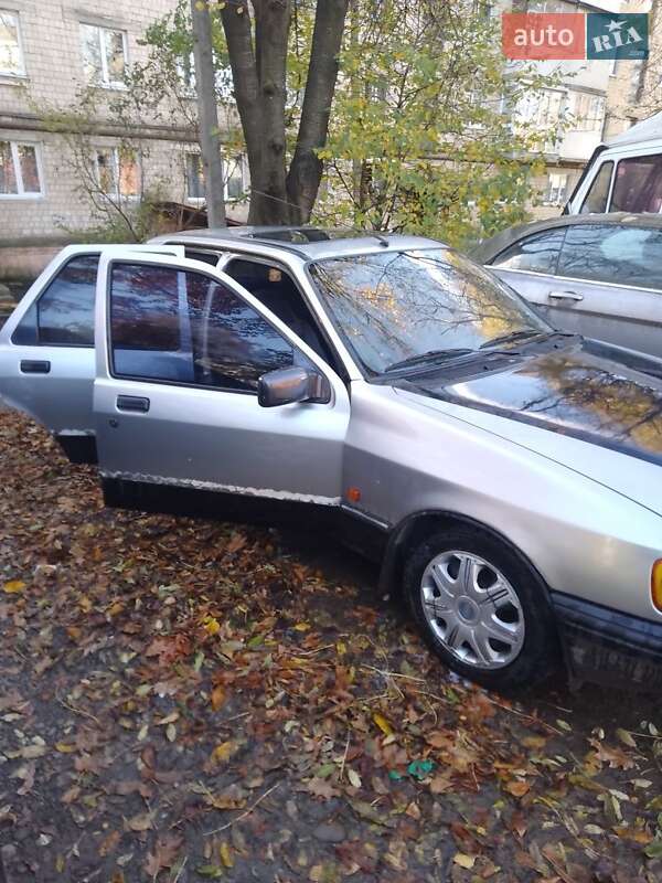 Седан Ford Sierra 1988 в Черновцах фото 5 Седан Ford Sierra 1988 в Черновцах