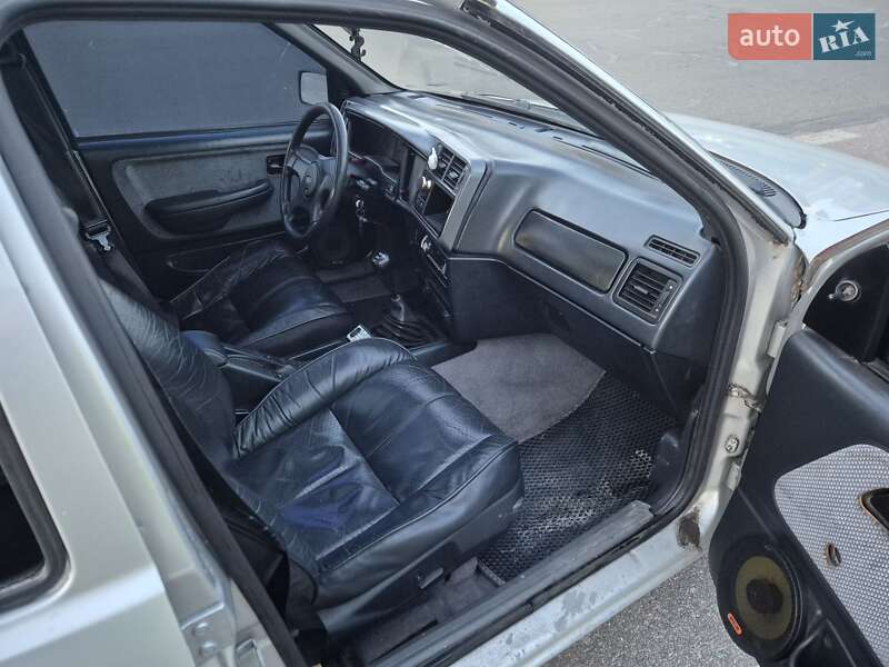Лифтбек Ford Sierra 1988 в Киеве