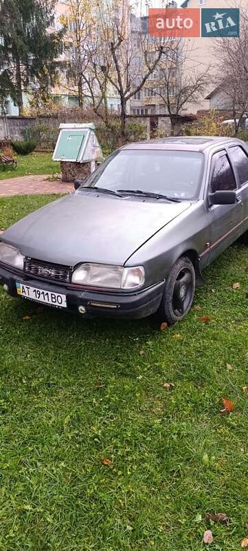 Седан Ford Sierra 1990 в Коломиї