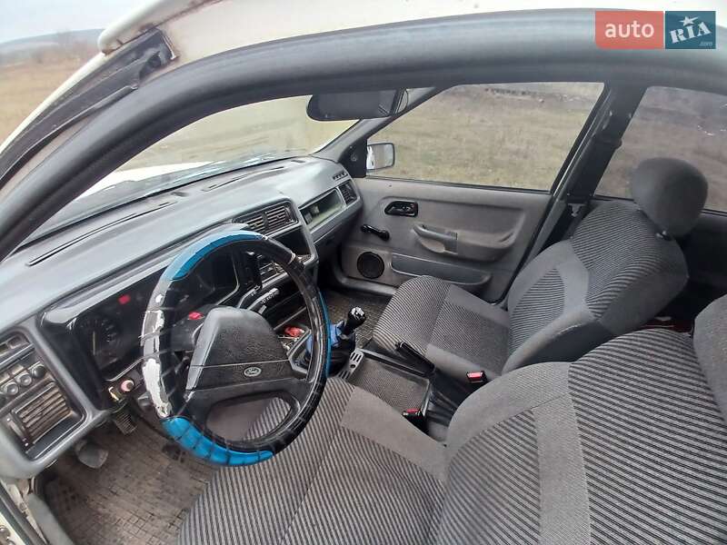 Универсал Ford Sierra 1988 в Песчанке фото 8 Универсал Ford Sierra 1988 в Песчанке