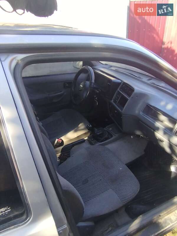 Седан Ford Sierra 1988 в Подольске фото 7 Седан Ford Sierra 1988 в Подольске