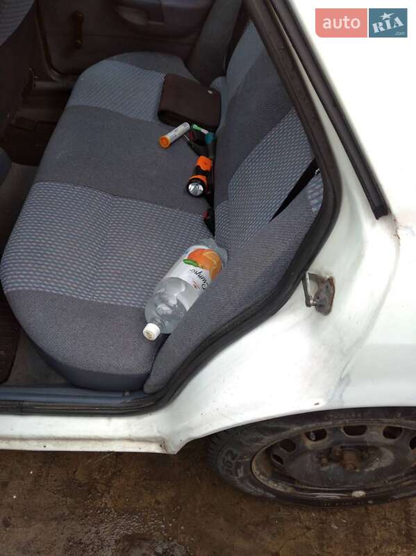 Седан Ford Sierra 1989 в Луцьку фото 7 Седан Ford Sierra 1989 в Луцьку