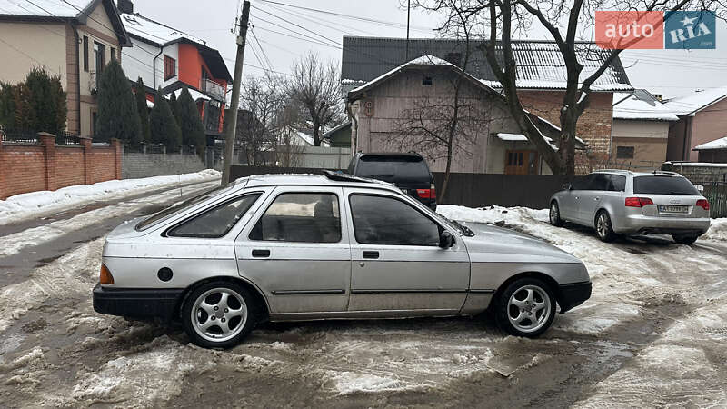 Лифтбек Ford Sierra 1986 в Ивано-Франковске
