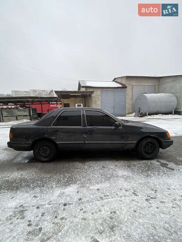 Седан Ford Sierra 1988 в Старому Самборі