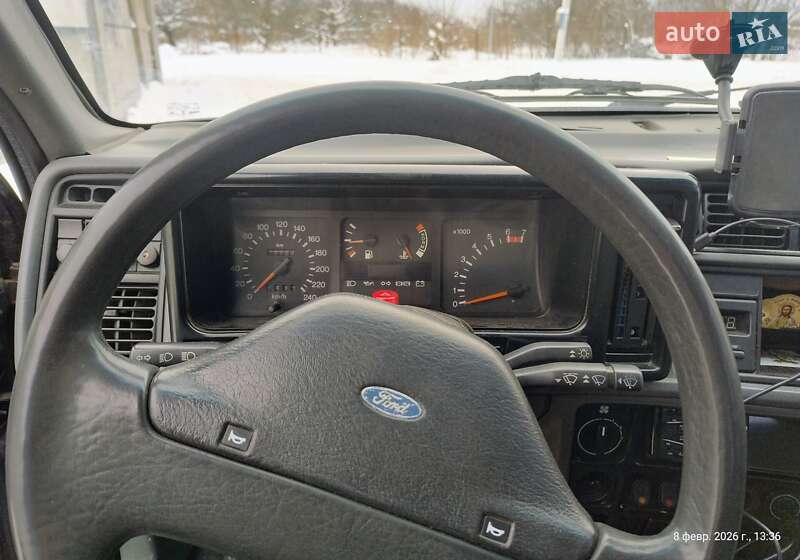 Седан Ford Sierra 1988 в Новых Петровцах