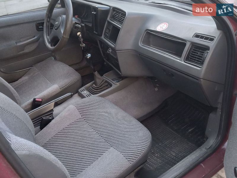 Седан Ford Sierra 1988 в Житомире фото 5 Седан Ford Sierra 1988 в Житомире